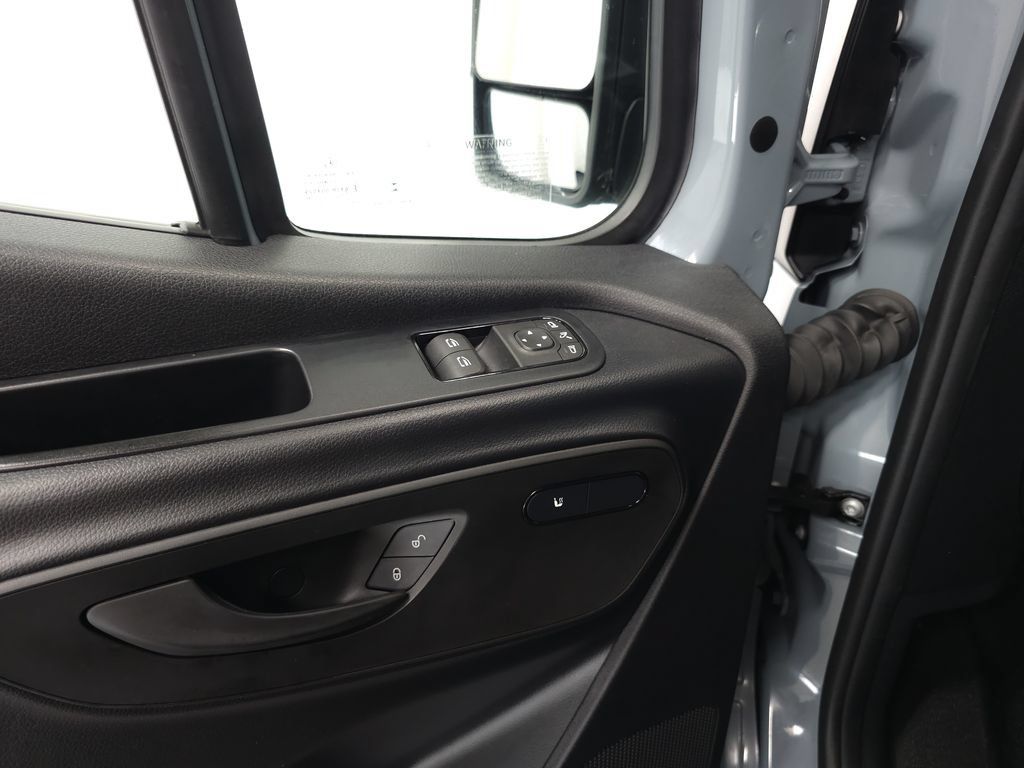 Used 2025 Mercedes-Benz Sprinter 2500 image 6