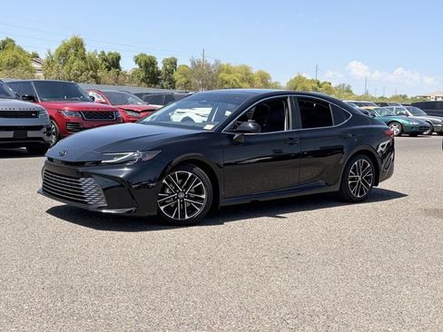 Used 2025 Toyota Camry XLE w/ Premium Plus Package FWD image 2