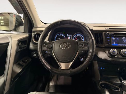 Used 2017 Toyota RAV4 LE FWD image 13