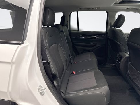 Used 2023 Jeep Grand Cherokee Laredo w/ Luxury Tech Group I image 19