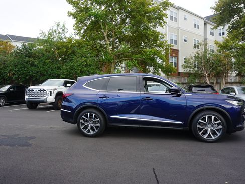 Used 2022 Acura MDX w/ Technology Package AWD/4WD image 3