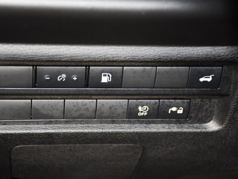 Used 2024 Mitsubishi Outlander SE AWD/4WD image 34