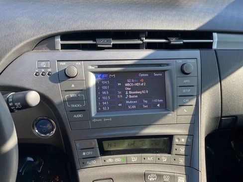 Used 2014 Toyota Prius Three w/ Solar Roof Package FWD image 12