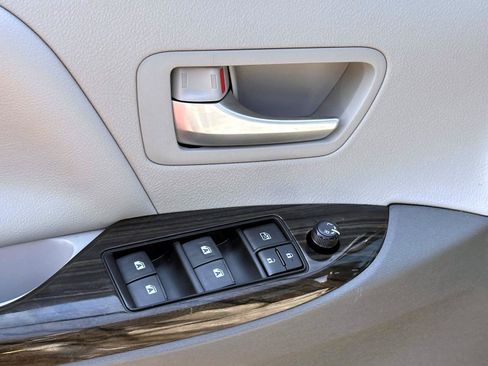 Used 2015 Toyota Sienna XLE w/ XLE Navigation Package AWD/4WD image 13