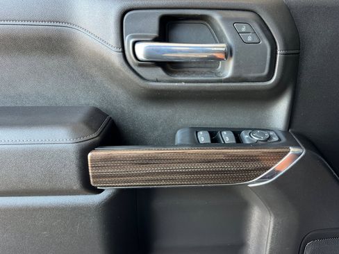 Used 2021 Chevrolet Silverado 1500 RST image 11