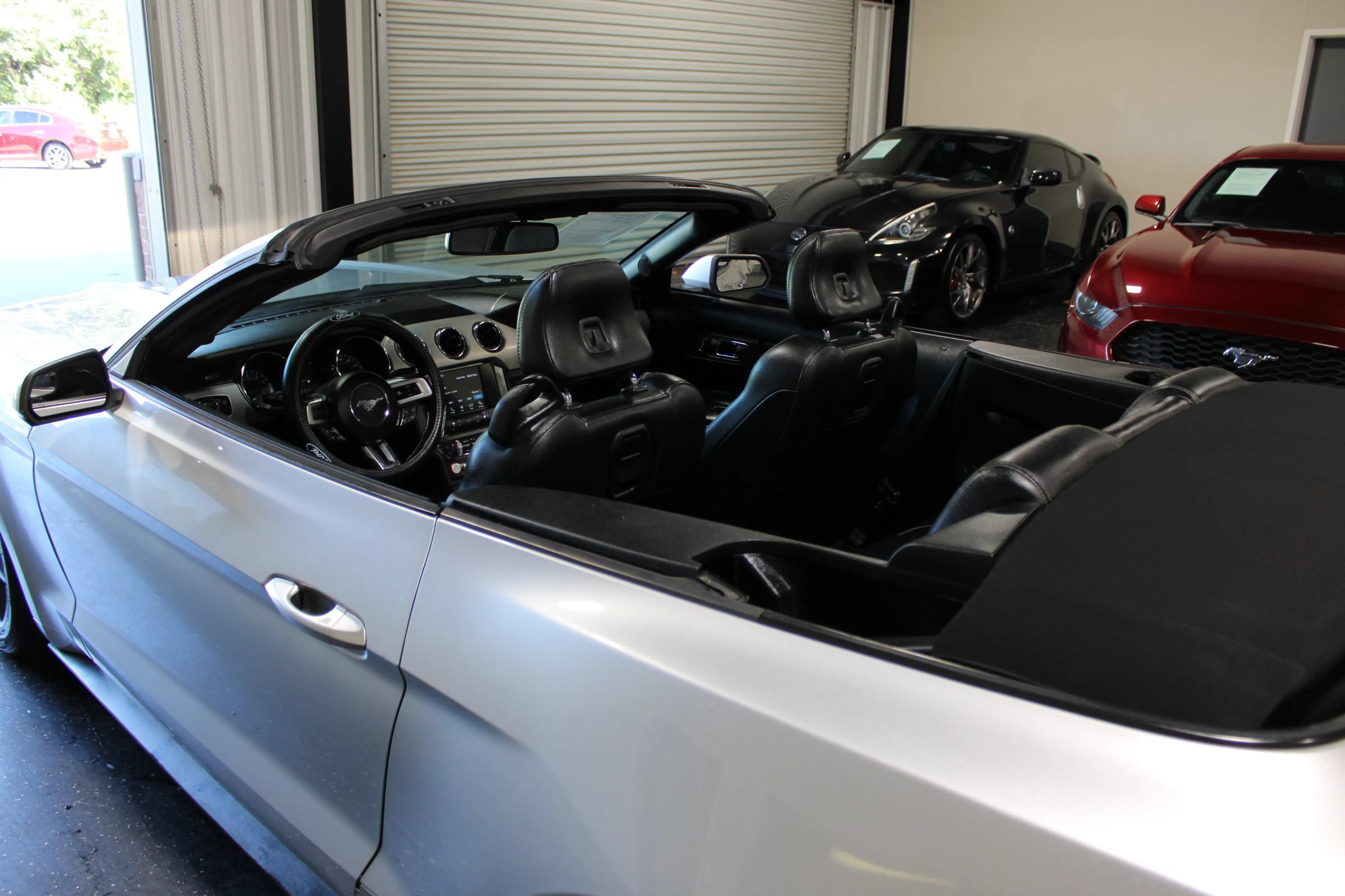 Used 2016 Ford Mustang Convertible RWD image 35