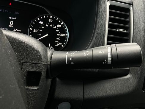 Used 2022 Nissan Frontier SV image 37