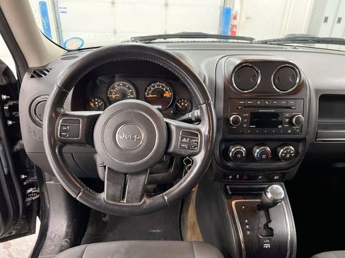 Used 2016 Jeep Patriot Latitude image 11