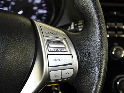 Used 2015 Nissan Rogue S AWD/4WD image 21