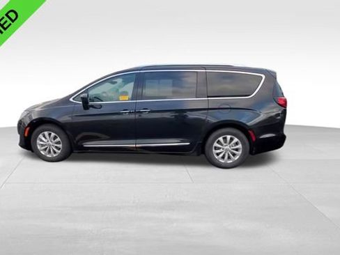 Used 2018 Chrysler Pacifica Touring-L image 6