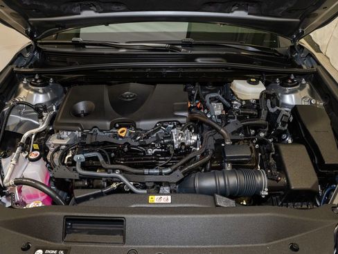 Used 2025 Toyota Camry XLE image 19