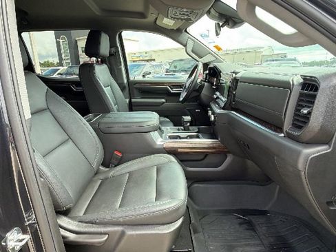 Used 2025 GMC Sierra 1500 Elevation w/ Elevation Premium Package AWD/4WD image 29