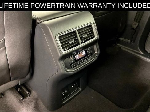 Used 2025 Volkswagen Atlas SE AWD/4WD image 32