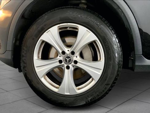 Used 2018 Mercedes-Benz GLC 300 4MATIC image 11