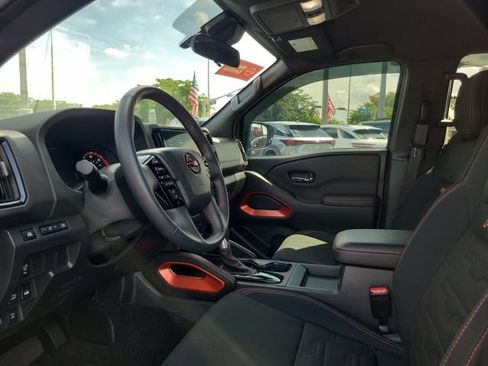 Used 2025 Nissan Frontier PRO-4X AWD/4WD image 14