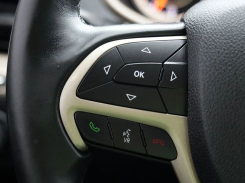 Used 2017 Jeep Cherokee Latitude w/ Safety/Convenience Group image 18