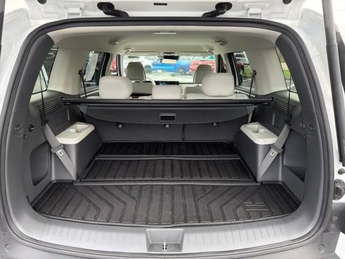 Used 2024 Hyundai Santa Fe SE AWD/4WD image 25