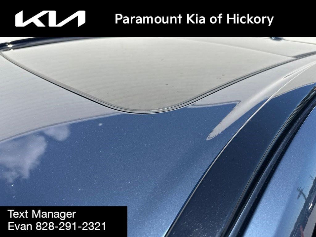 Used 2025 Volvo XC60 B5 Plus AWD/4WD image 34