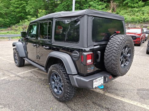 Certified 2023 Jeep Wrangler Unlimited w/ Convenience Group AWD/4WD image 5