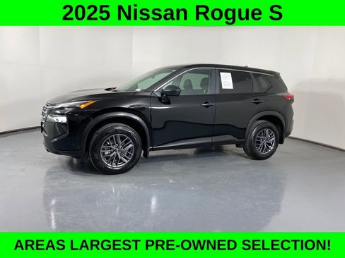 Used 2025 Nissan Rogue S image 3
