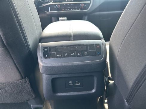 Used 2024 Nissan Pathfinder SV image 27