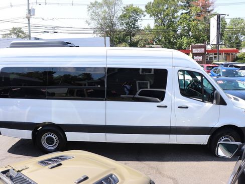 Used 2025 Mercedes-Benz Sprinter 2500 image 6