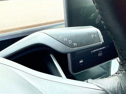 Used 2021 Tesla Model Y 2WD image 17