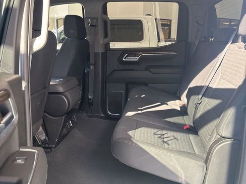 Used 2025 Chevrolet Silverado 1500 LT image 10