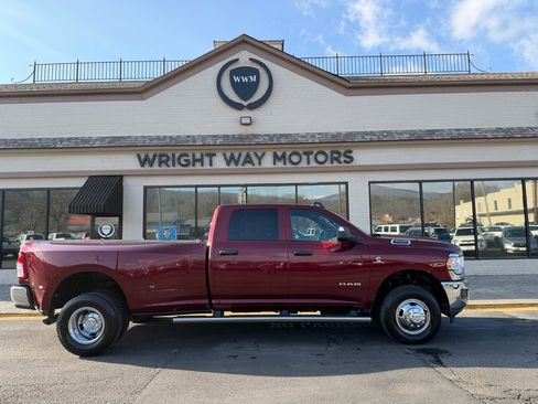 Used 2022 RAM 3500 Tradesman image 2
