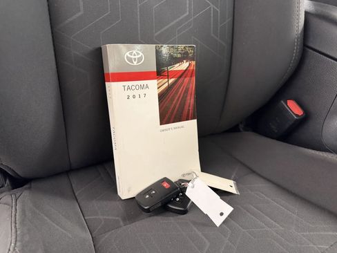 Used 2017 Toyota Tacoma TRD Sport w/ Tow Package (A/T) AWD/4WD image 38