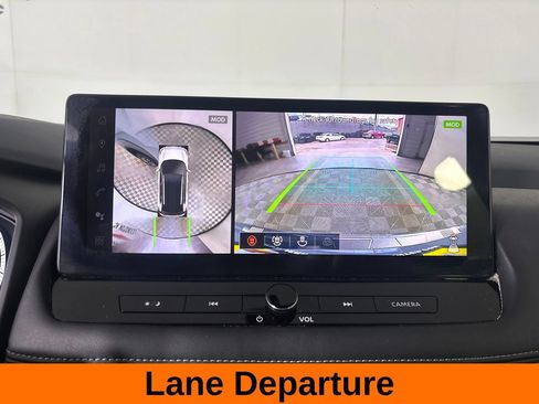 Used 2025 Nissan Rogue SL w/ Tech Package AWD/4WD image 21
