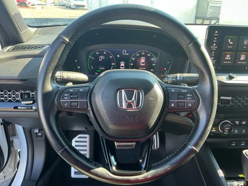 Used 2024 Honda Accord Sport image 9