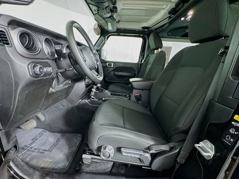 Used 2021 Jeep Wrangler Sport image 15