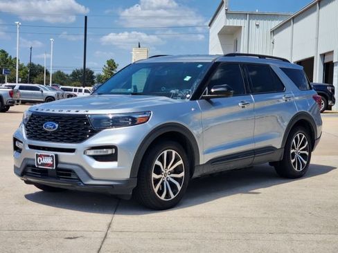 Used 2022 Ford Explorer ST-Line w/ Class IV Trailer Tow Package RWD image 3
