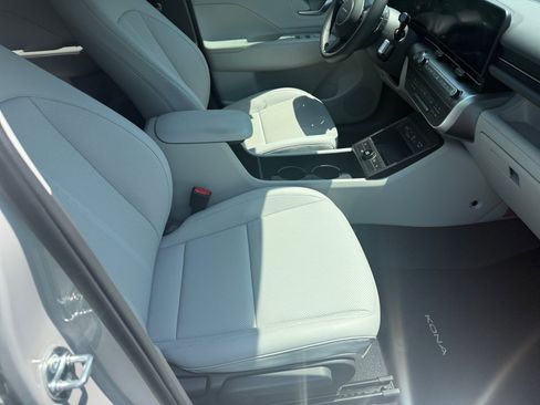 Used 2026 Hyundai Kona SEL Premium FWD image 28