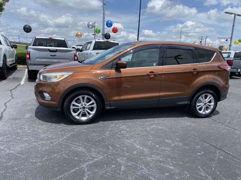 Certified 2017 Ford Escape SE FWD image 4