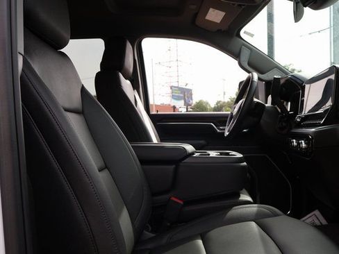 Certified 2025 GMC Sierra 2500 SLT AWD/4WD image 8