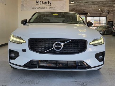 Used 2021 Volvo S60 T5 Momentum w/ Climate Package FWD image 7