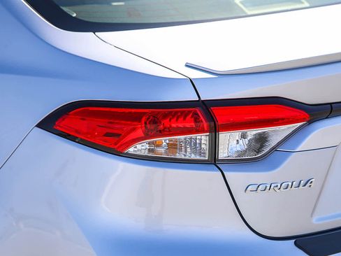 Used 2026 Toyota Corolla SE w/ SE Package FWD image 9