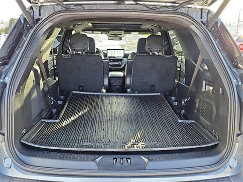Used 2025 Ford Explorer ST image 34