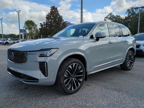 New 2026 Volvo XC90 B6 Plus w/ Protection Package Premier image 8