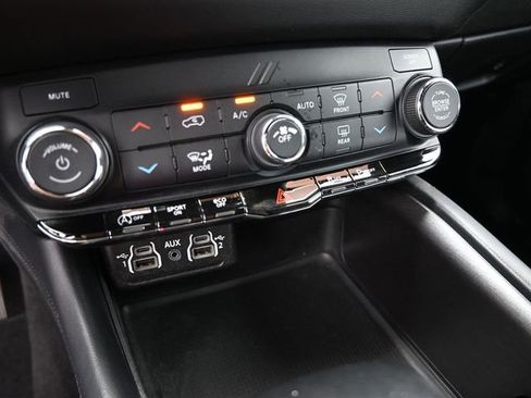 Used 2023 Dodge Durango SXT Launch Edition image 33