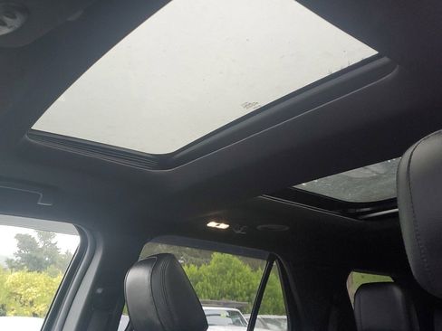 Used 2019 Ford Explorer XLT w/ Equipment Group 202A image 13