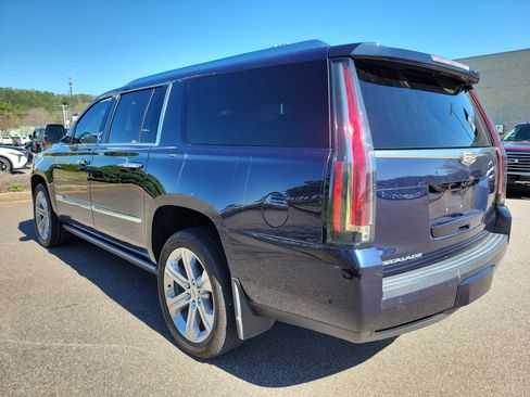 Used 2018 Cadillac Escalade ESV Platinum AWD/4WD image 3