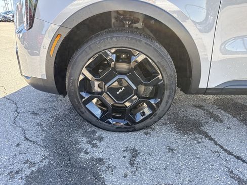Used 2024 Kia Sorento SX AWD/4WD image 18