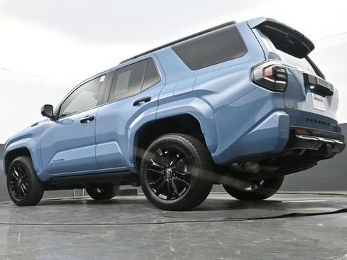 Used 2025 Toyota 4Runner Platinum AWD/4WD image 25