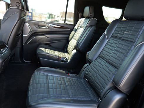 Used 2022 Cadillac Escalade ESV Sport Platinum image 32