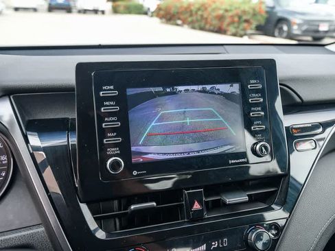 Used 2022 Toyota Camry SE FWD image 23
