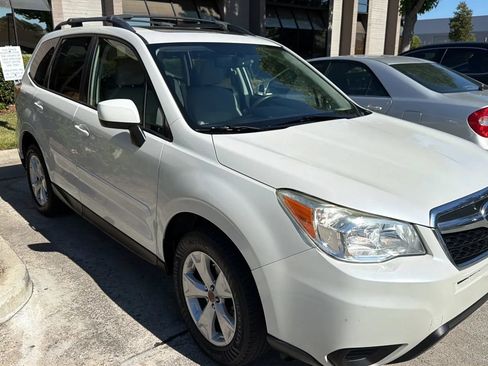 Used 2015 Subaru Forester 2.5i Premium w/ All-Weather Package AWD/4WD image 10