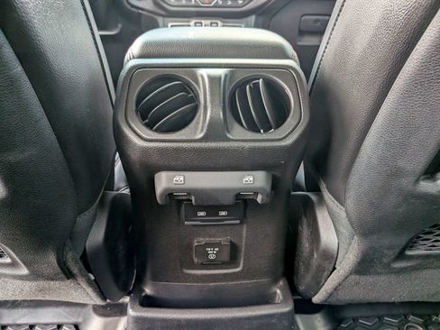 Used 2021 Jeep Wrangler Unlimited Rubicon w/ Dual Top Group AWD/4WD image 36